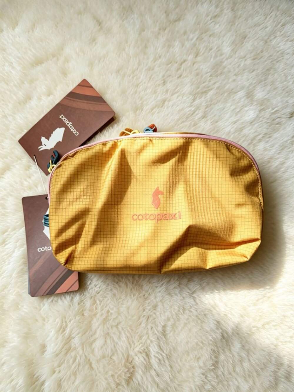 Cotopaxi Colorful Cosmetic Bag Travel Organizer Zip Pouch Makeup Case Unisex